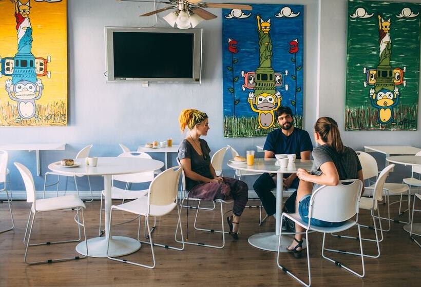 Otel Hi San Diego Downtown Hostel