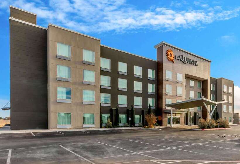 בית מלון כפרי La Quinta By Wyndham Odessa North   Sienna Tower