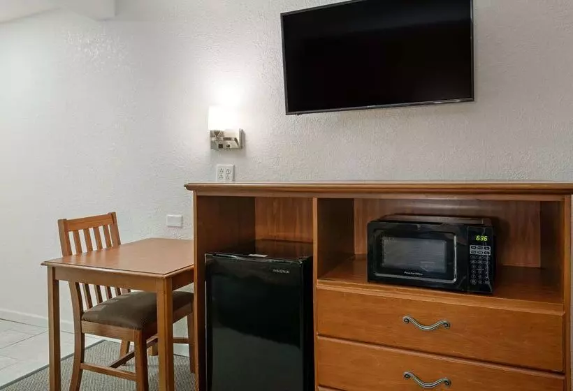 ホテル Rodeway Inn Terre Haute