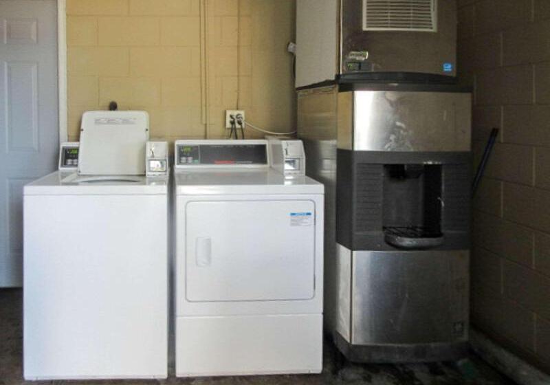 فندق Rodeway Inn Terre Haute