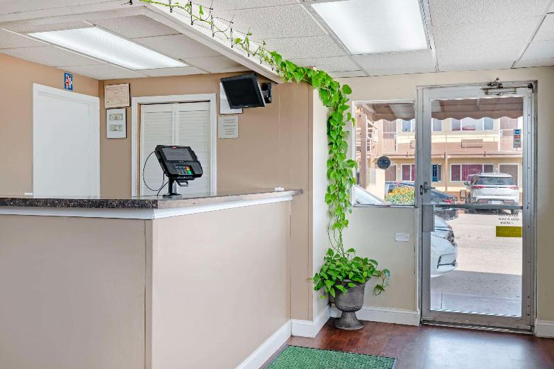 فندق Rodeway Inn Terre Haute