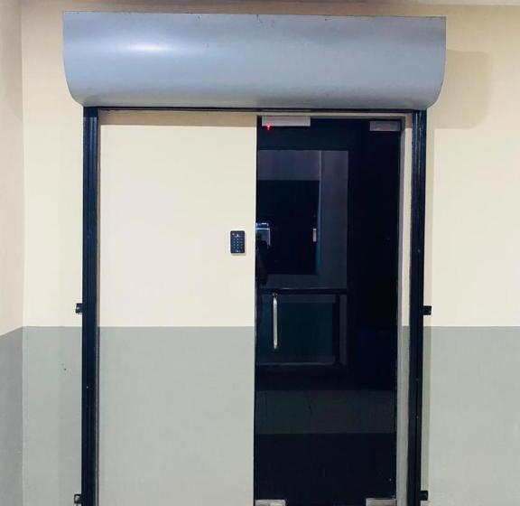 הוסטל H2 Premium Backpackers