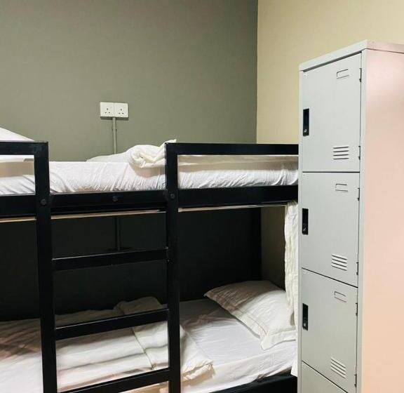 הוסטל H2 Premium Backpackers