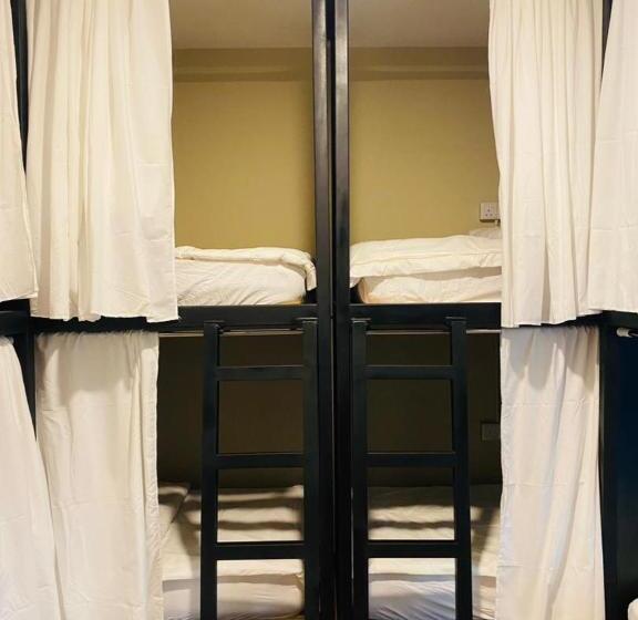 הוסטל H2 Premium Backpackers