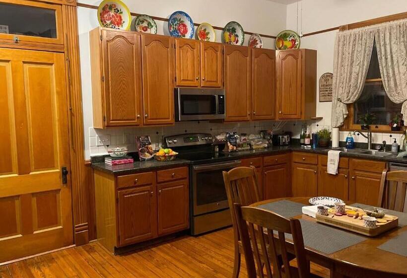 تختخواب و صبحانه Macfie House