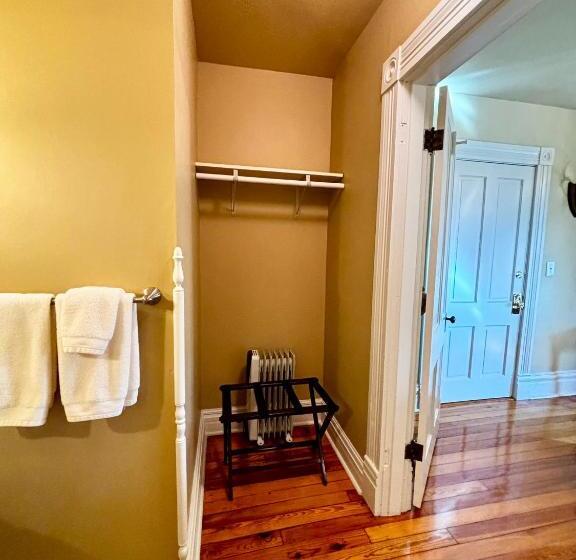 تختخواب و صبحانه Macfie House