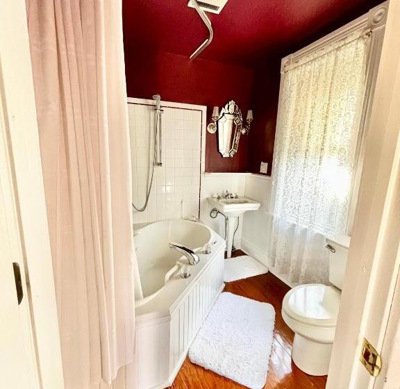 تختخواب و صبحانه Macfie House