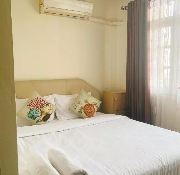 هتل ห้องพักโอบอ้อมอารีย์ Orb Aom Aree