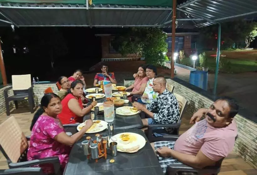 Hotelli Nupur Asmi Farmhouse