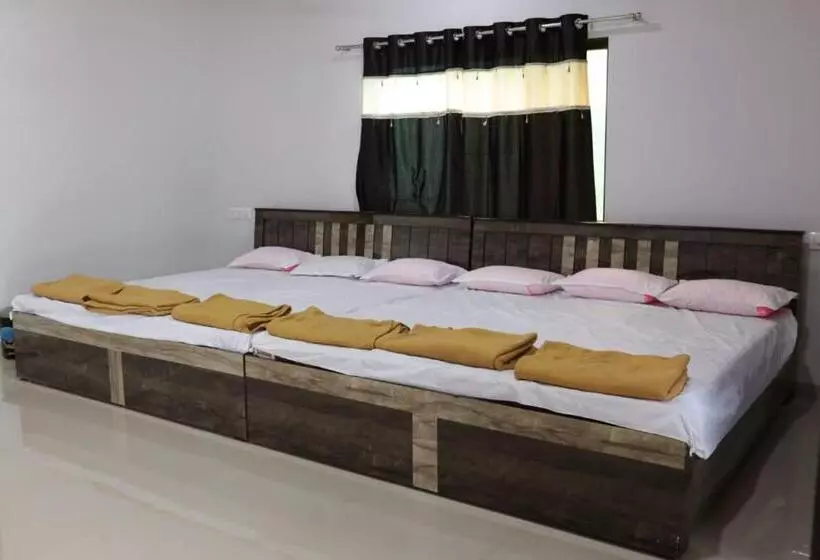 Hotelli Nupur Asmi Farmhouse