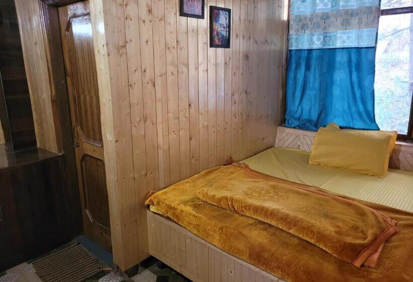 בית מלון כפרי Oyo Pine View