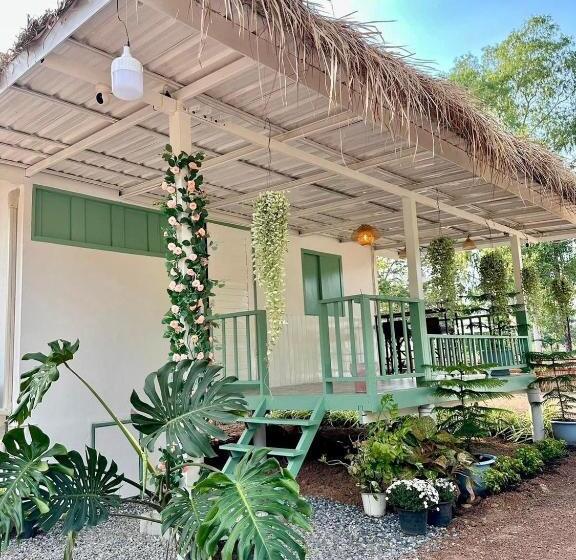 Peang Tara Cafe & Resort