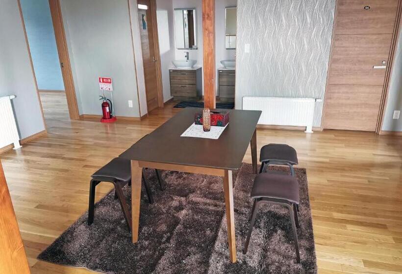 Пансион White House Onsen Guesthouse