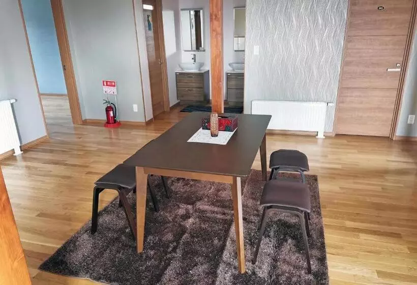 Majatalo White House Onsen Guesthouse