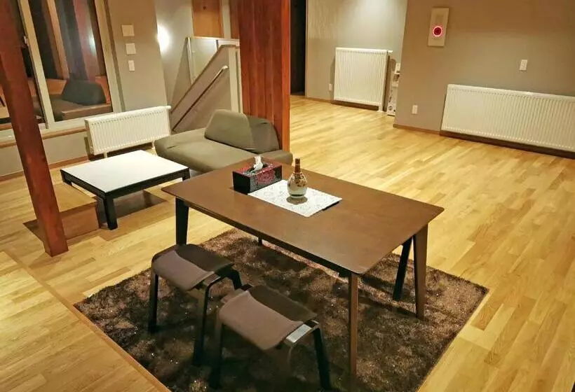 Majatalo White House Onsen Guesthouse