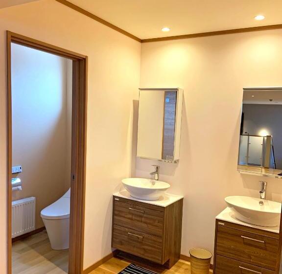 Пансион White House Onsen Guesthouse