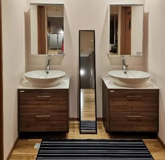 Majatalo White House Onsen Guesthouse