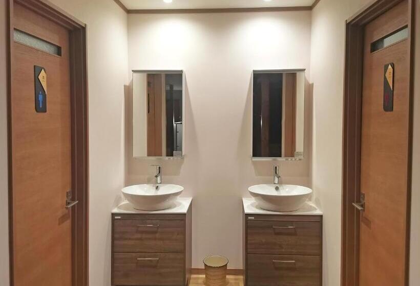 Пансион White House Onsen Guesthouse