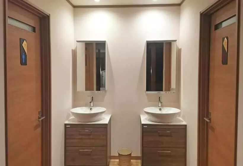 Majatalo White House Onsen Guesthouse