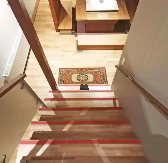 Majatalo White House Onsen Guesthouse