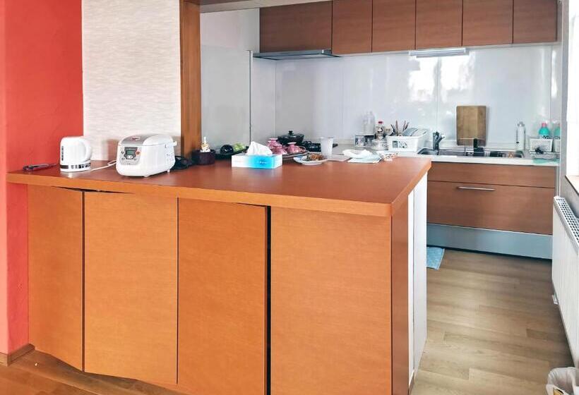 Пансион White House Onsen Guesthouse