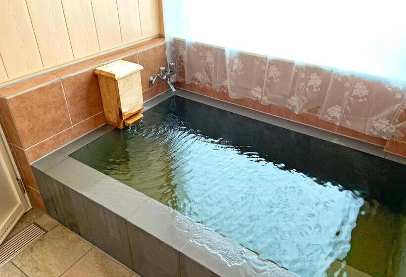 Пансион White House Onsen Guesthouse