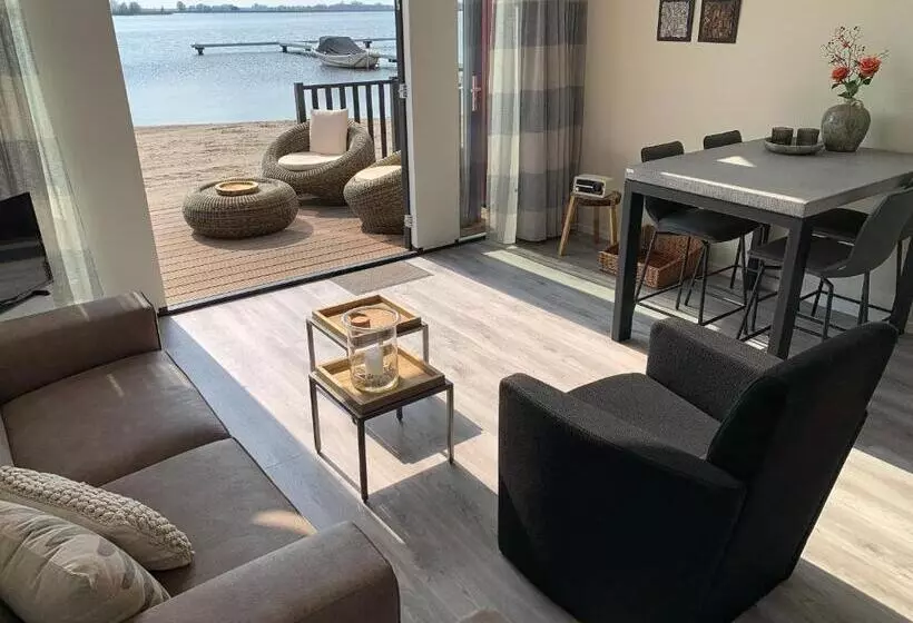 リゾートホテル Dormio Waterpark Langelille