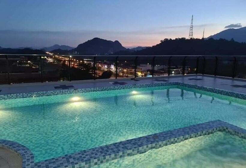 Adeen S Suria Suite, Hotel Mutiara Gua Musang