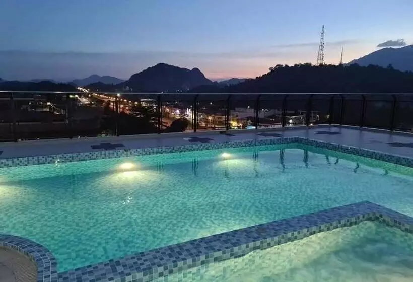 Adeen S Suria Suite, Hotel Mutiara Gua Musang