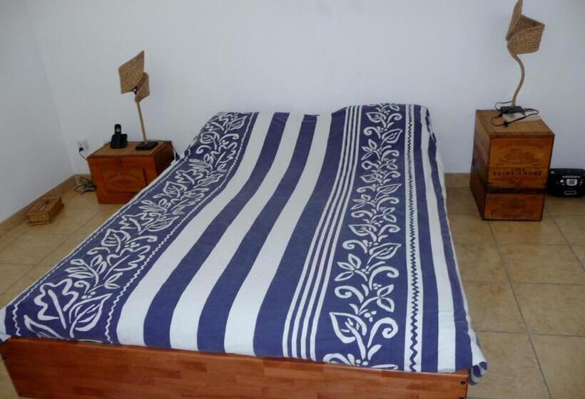 تختخواب و صبحانه Chambres D Hôtes Saint Gilles Les Bains