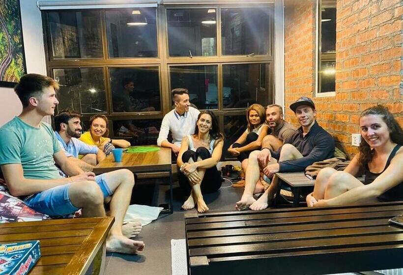 מלון כמוסות Bricks Backpackers Sleepbox