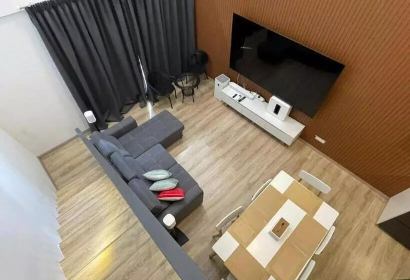 カプセルホテル Home Cinema Emporis Kota Damansara