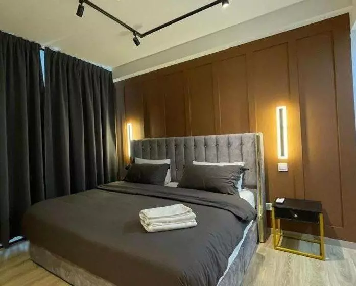 カプセルホテル Home Cinema Emporis Kota Damansara