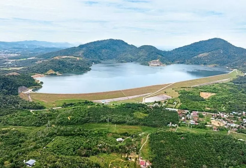 ホテル Crowne Plaza Penang Straits City By Ihg