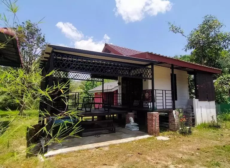 Hotelli Dusun Rimbun Agro Farmstay 3