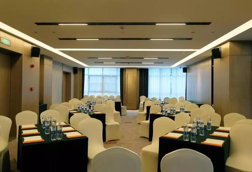 هتل Howard Johnson Airport Serviced Residence Changsha