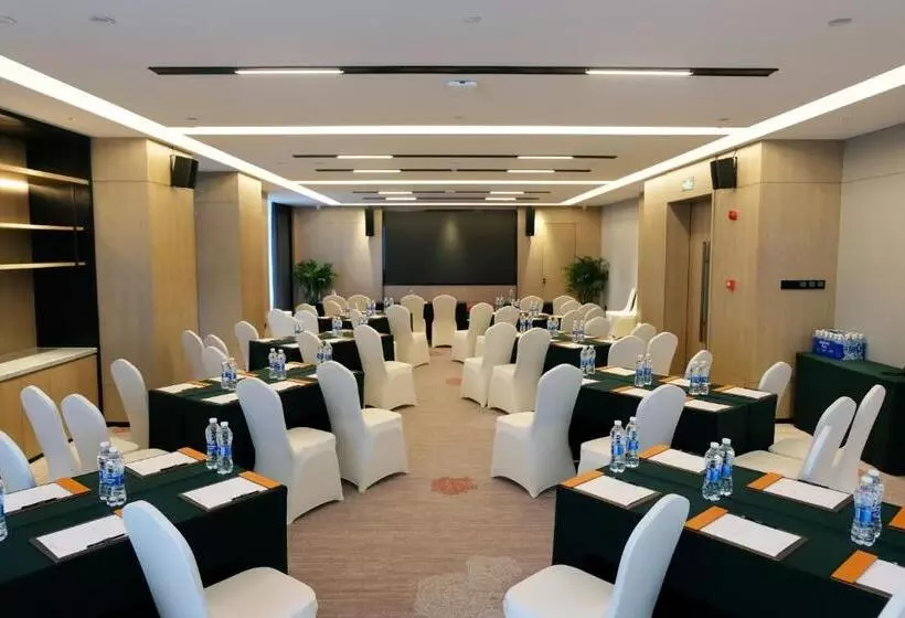 هتل Howard Johnson Airport Serviced Residence Changsha