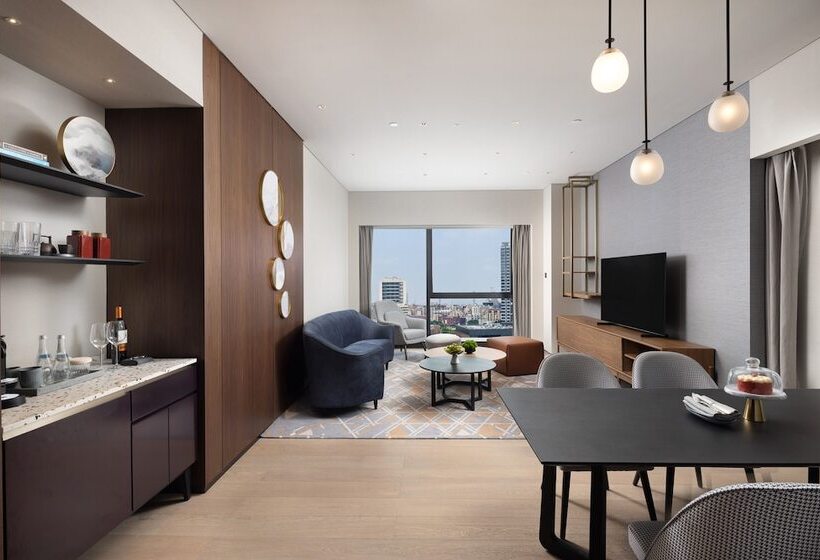 Отель New World Guangzhou