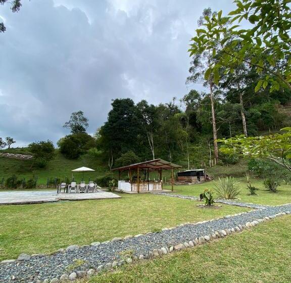 בית מלון כפרי Riverside La Masía Eco