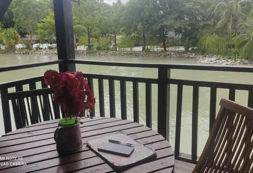 בית מלון כפרי Villa Dalam Laut 530