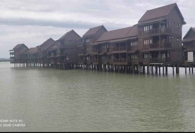 בית מלון כפרי Villa Dalam Laut 530