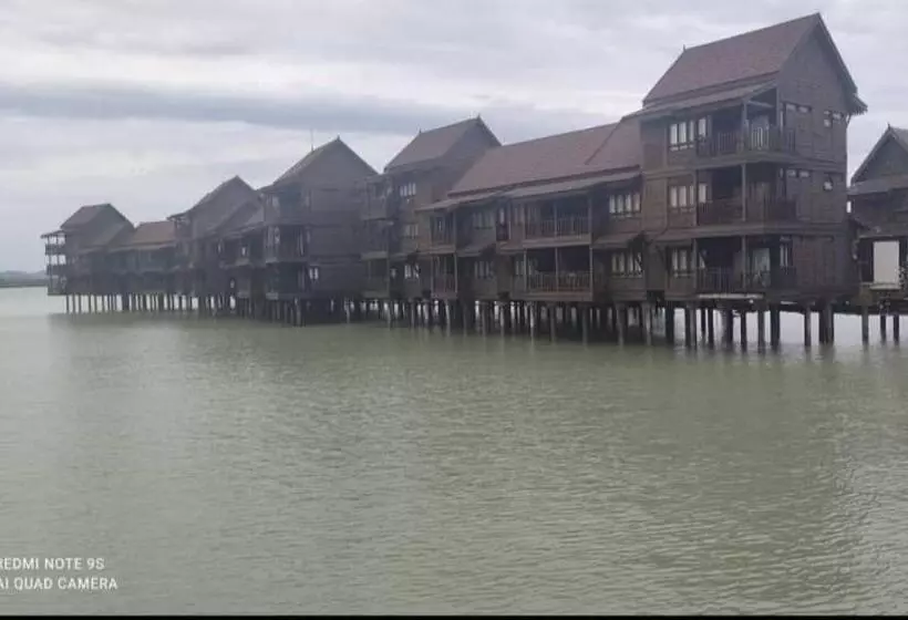 ホテル Villa Dalam Laut 530