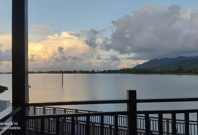 ホテル Villa Dalam Laut 530