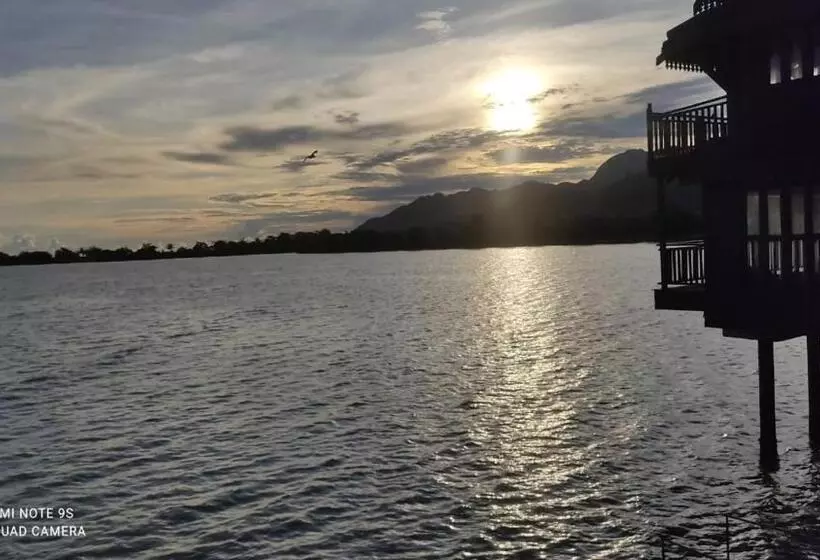 ホテル Villa Dalam Laut 530