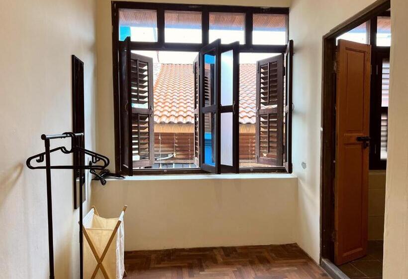 Pensão Aayu Stewart