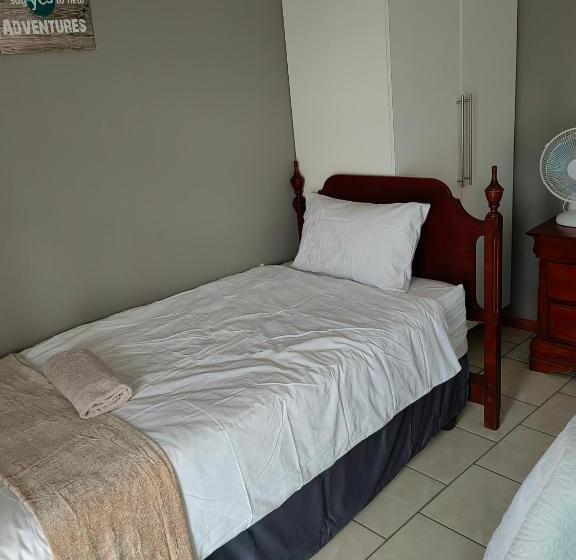 Pension Good And Proper Guest Lodge