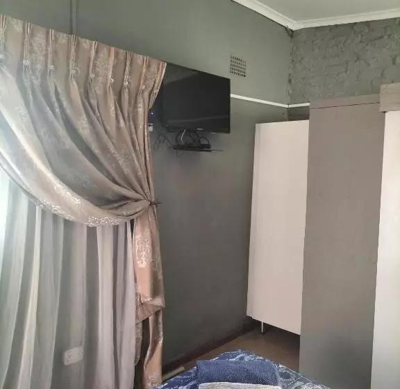 Majatalo Good And Proper Guest Lodge