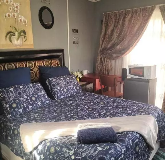 Majatalo Good And Proper Guest Lodge