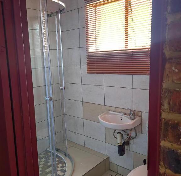 Pension Good And Proper Guest Lodge