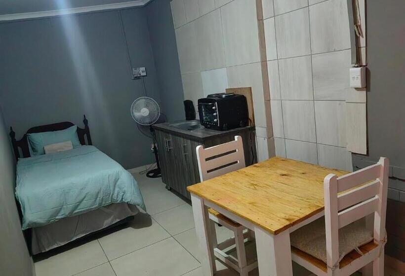 Pension Good And Proper Guest Lodge